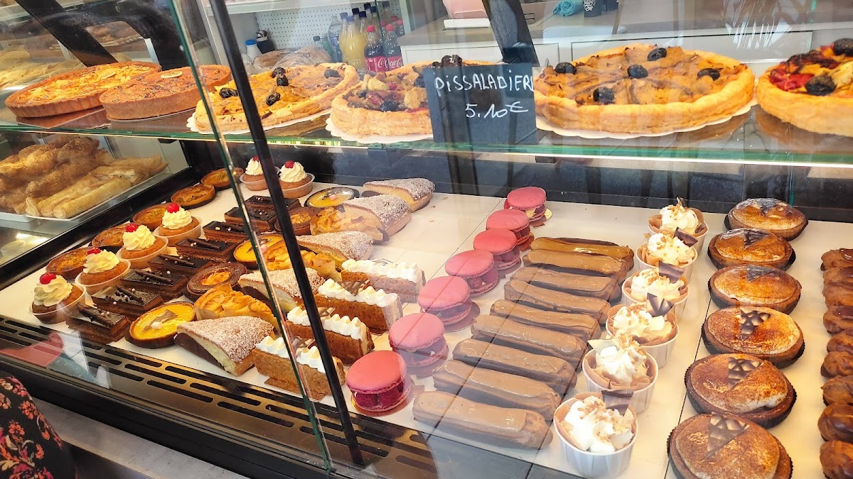 Pâtisseries (tartes, éclairs, macarons)